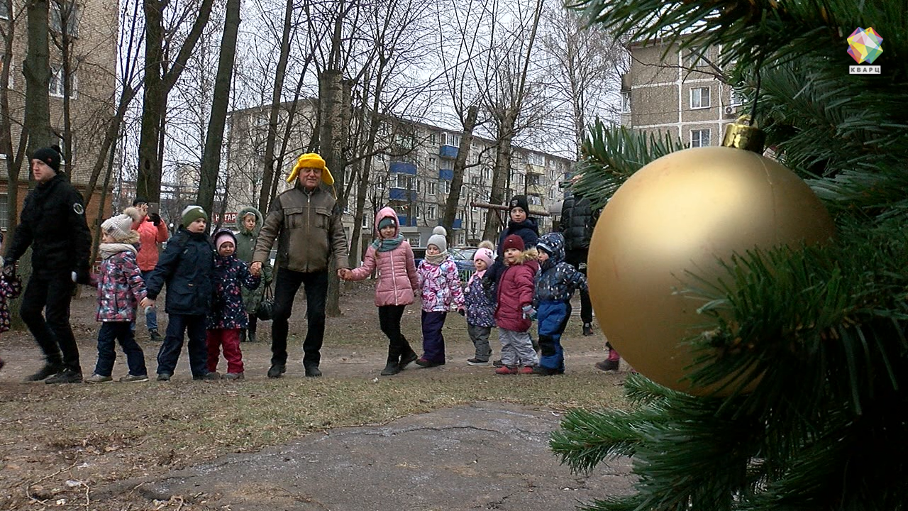 Новый год встречают во дворах Подольска. ЖКХ