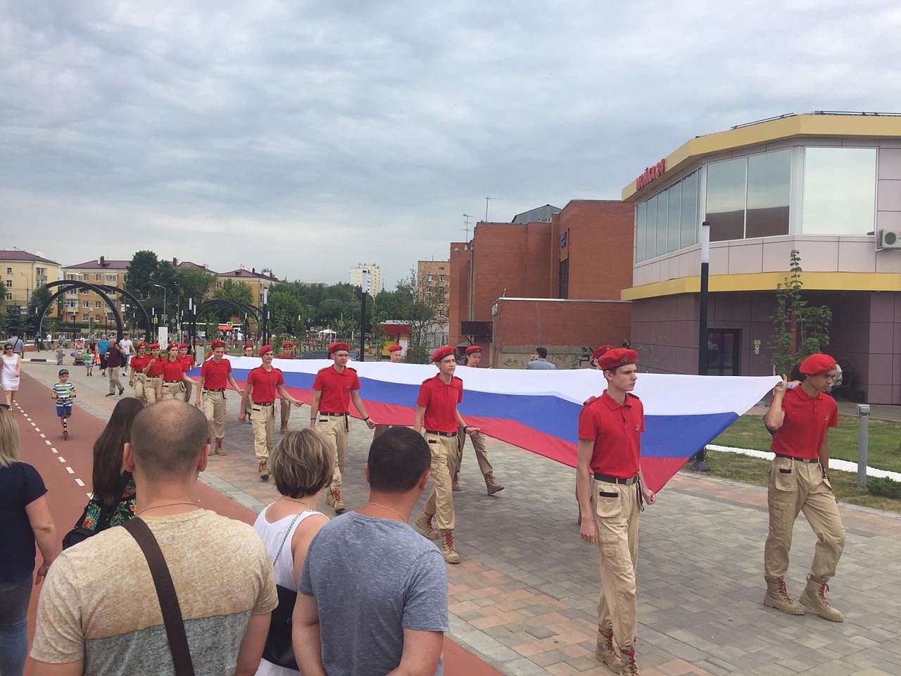 В Подольске открыли пешеходную зону по улице 50 лет ВЛКСМ. Политика и  общество