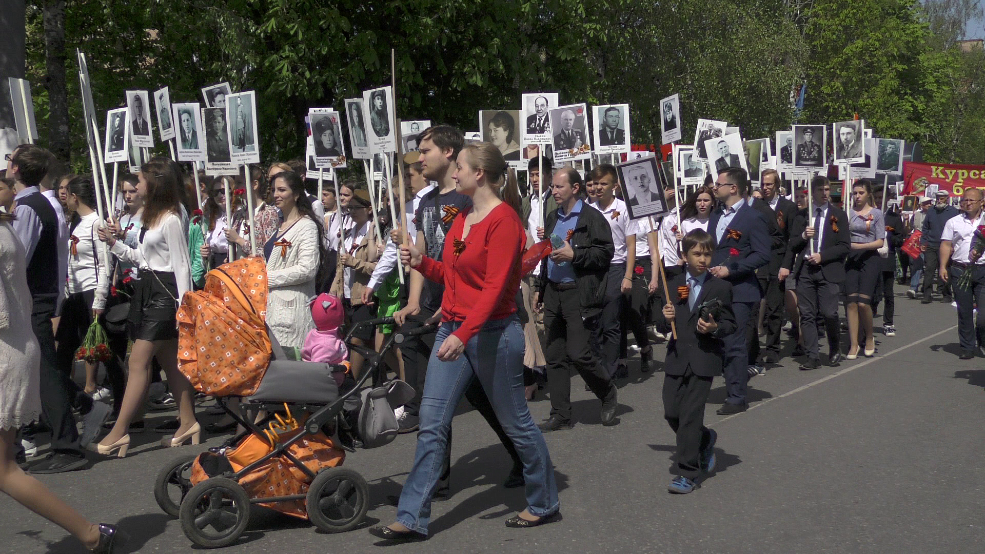 Бессмертный полк» в Климовске прошагал дважды. Политика и общество