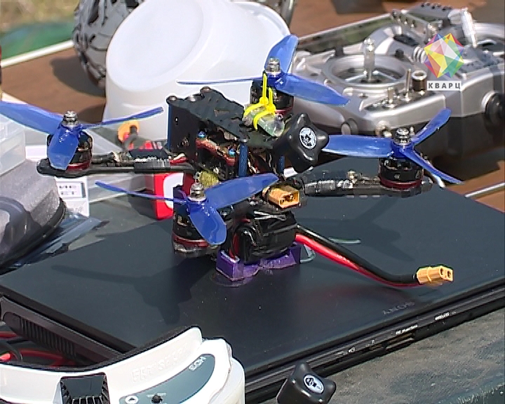 беспилотный аппарат в дубае. бпла предатор. чарльз кеттеринг беспилотник. подольск дрон сегодня где. квадрокоптер acme q600 mantis.