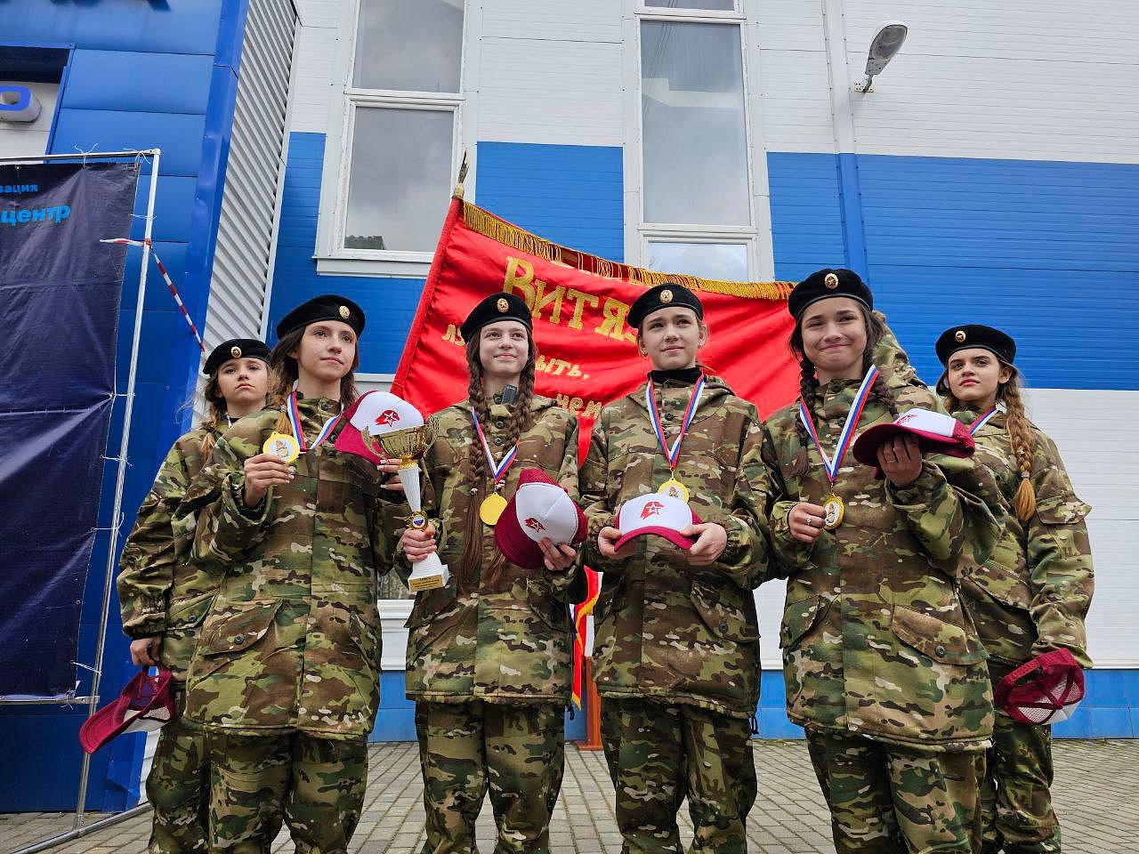 Григорий Артамонов поздравил подольчанок с победой в военно-патриотической  игре «Девушки в погонах». Политика и общество