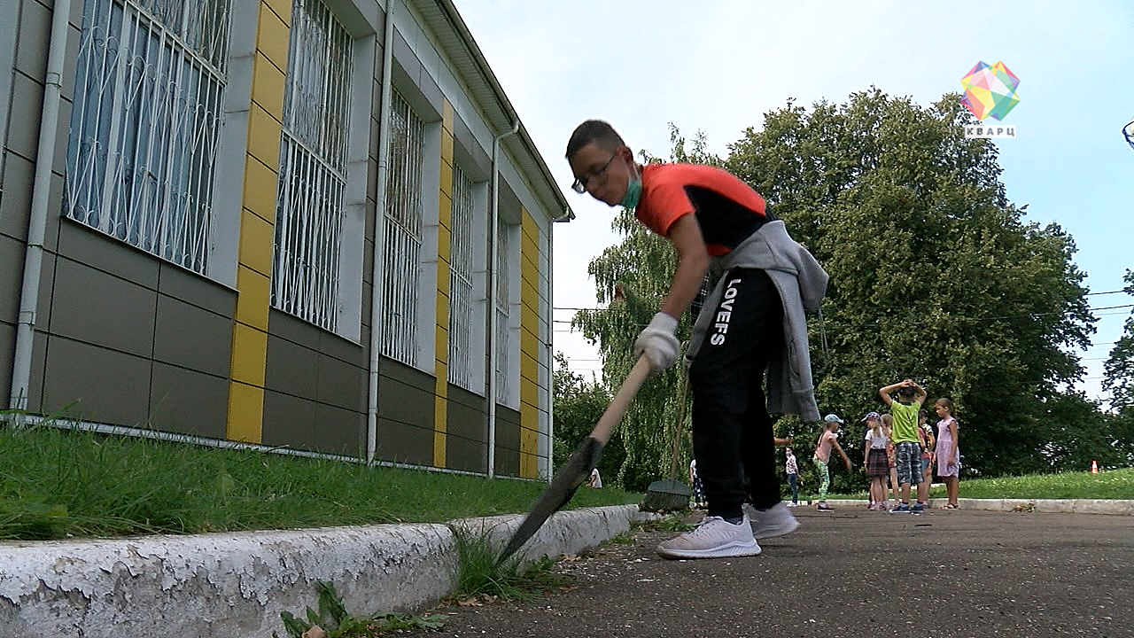 Весело и с пользой: школьники Подольска вступили в трудовые отряды.  Политика и общество