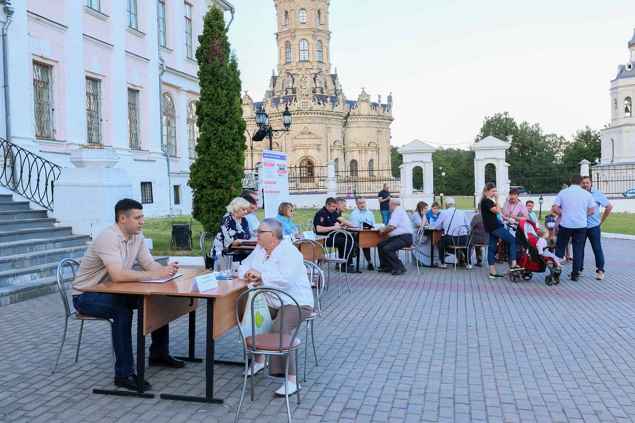 Глава Подольска в рамках выездной администрации ответил на вопросы жителей  Дубровиц. Политика и общество