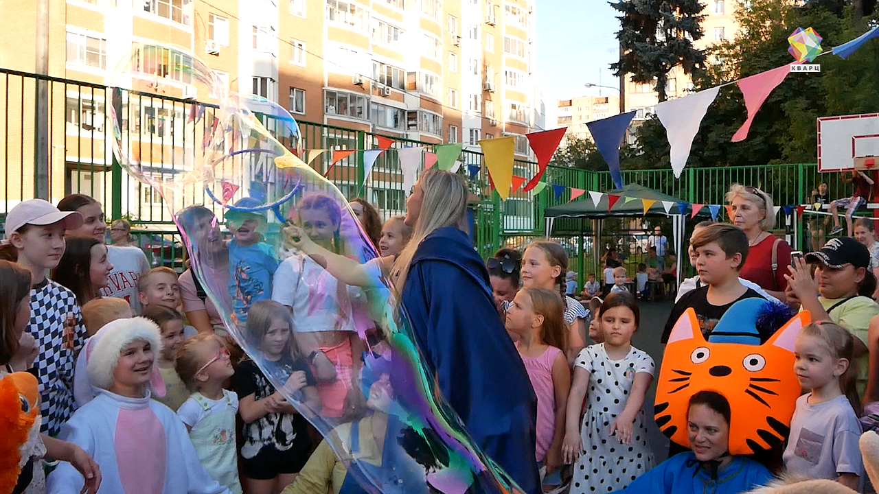 Аттракционы, конкурсы и сладкая вата: как День защиты детей отпраздновали в Карпинске